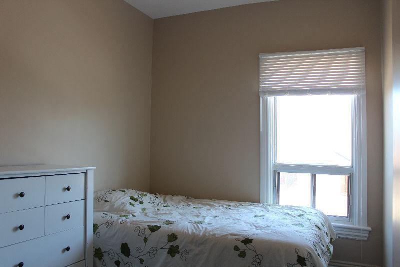 Furnished room avail $500+util. Ideal for student/professional