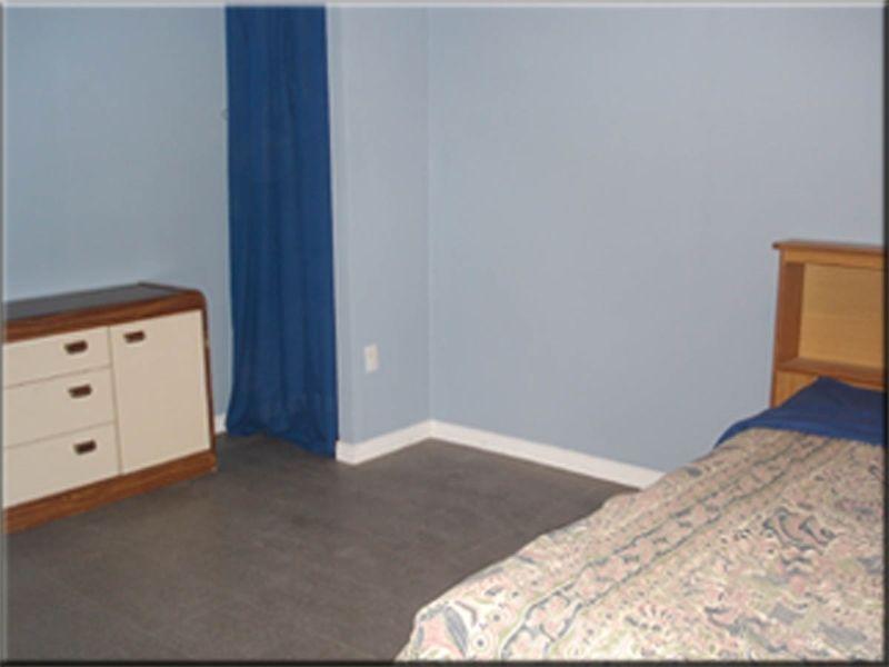Mohawk Students - One room available