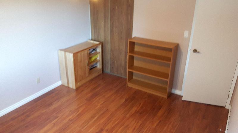 Large Bedroom in Comfortable, Quiet House-Available Immediately!
