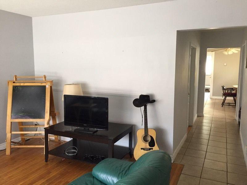 Unfurnished Rooms close to downtown