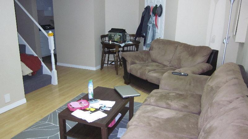 1 Bedroom Fully Furnished Accessory Apartment In Laurelwood
