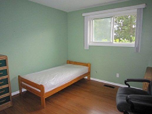 Close UWaterloo and WLU Room Rent for a group of 5 students