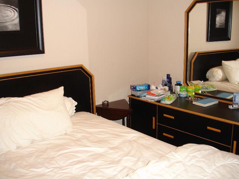 All Inclusive Furnished Room near Baseline Stn-Female Preferred