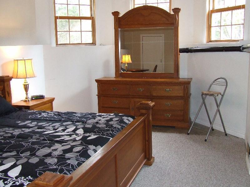 Large furnished room for rent in Kemptville