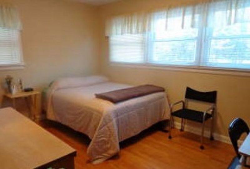 Wanna rent the AWESOMEST bedroom in town!? Check this out!