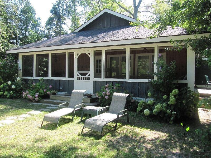 Coach House on Lake Front Property in Port Elgin