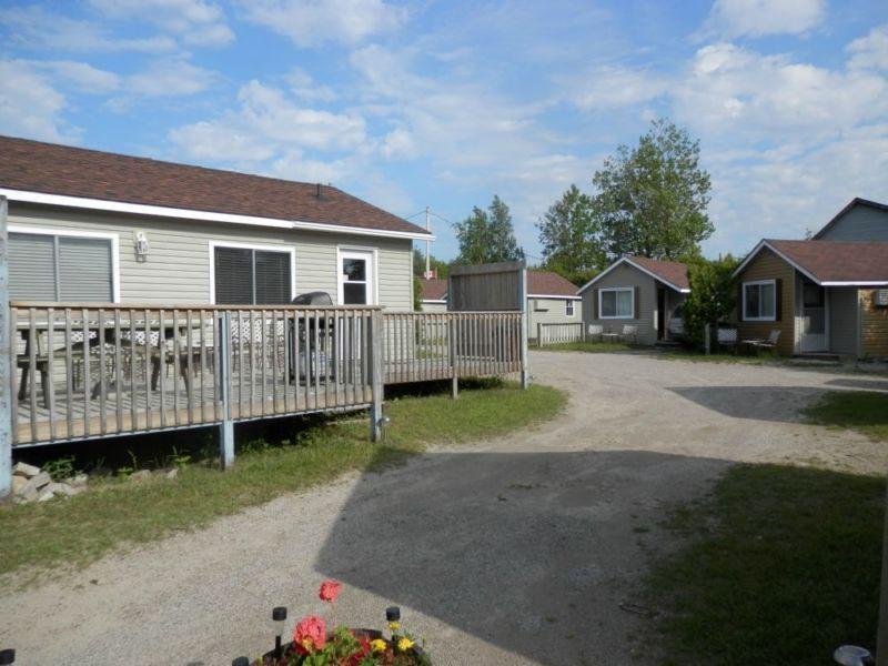 Lake Front cottages, 1 to 5 bedrooms