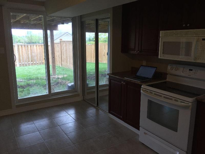 Newly Renovated 1 Bedroom Walkout First Level Newmarket