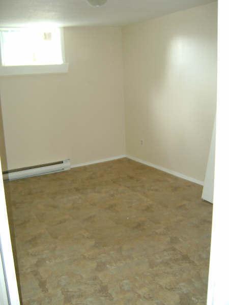 Newly renovated 1 BR on Hazlitt all inclusive for July 15th