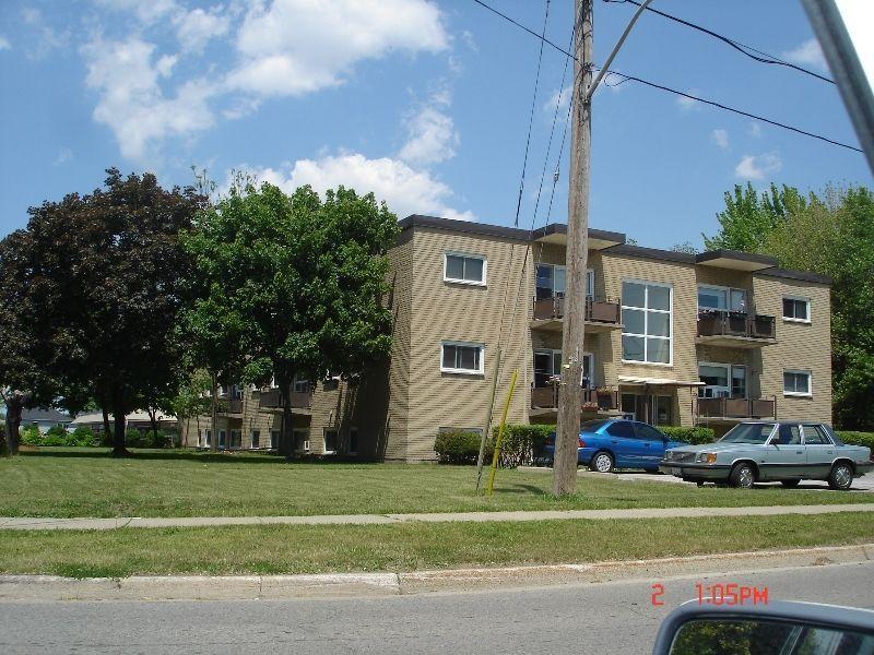 CORUNNA apartment available August