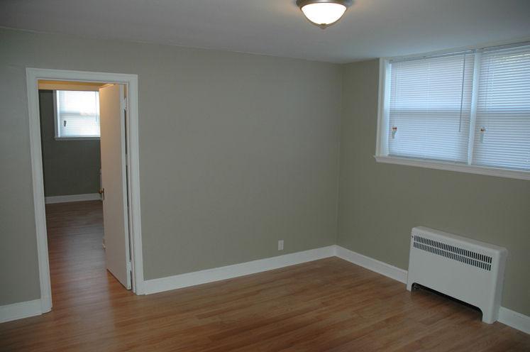 1-BEDROOM, QUIET BUILDING, WALK TO DOWNTOWN, AUG 1