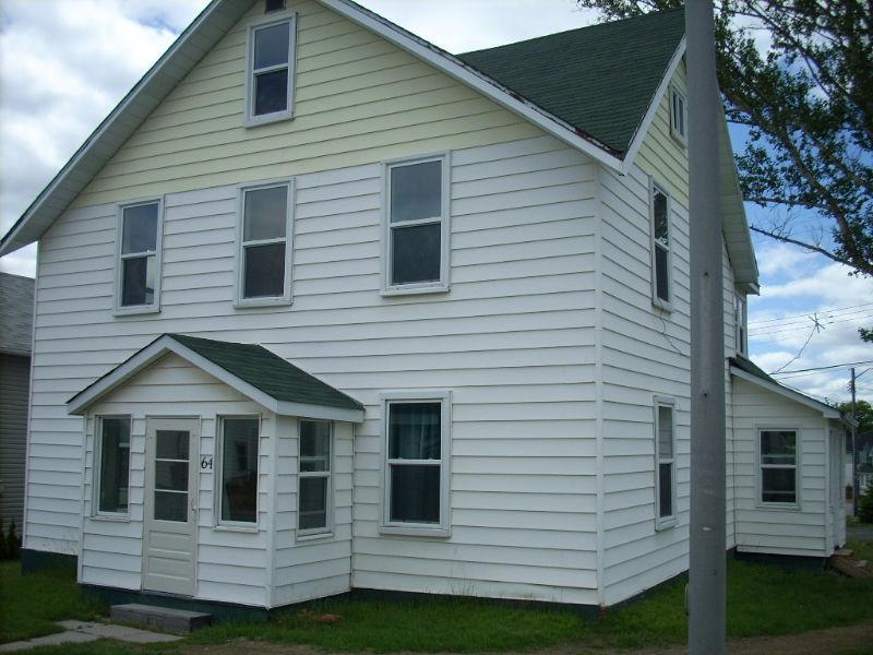 Balsam St. - Great Character - 1 bedroom Upper Unit