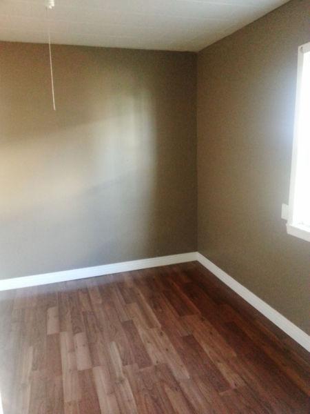 Cozy Main Level on Dean Ave in Gatchell --------All Inclusive