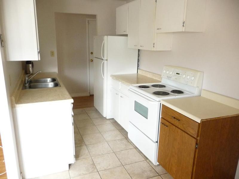 2 Bedroom Apartment for Rent: On-Site Laundry