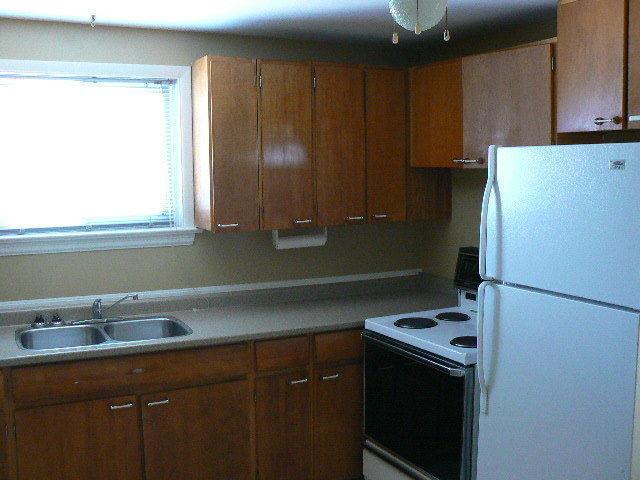 St.- Spacious 2 Bedroom Available Immediately