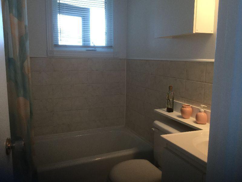 Grand logis de 3 1/2 pièces situé au premier plancher