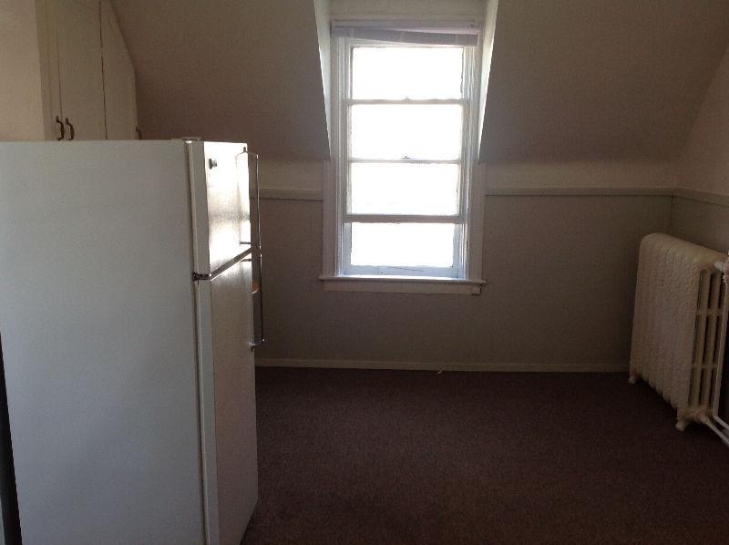 ATTN: UPEI & HOLLAND COLLEGE STUDENTS $550 HEAT, LTS, PARKING