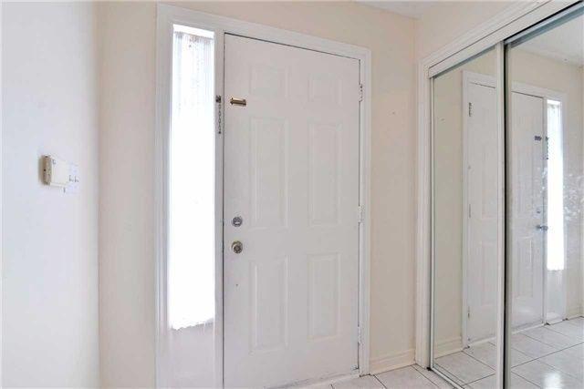 3 Bedroom 3 Washroom Fabulous Freehold Townhouse, Laminated Fl