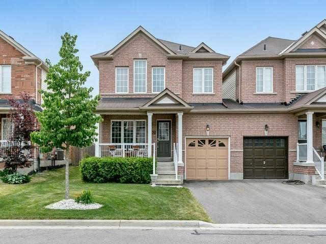 Meticulously Maintained Link Home Located On A Quiet Location