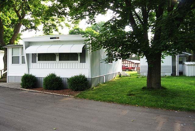 2 Bedroom mobile home for sale in