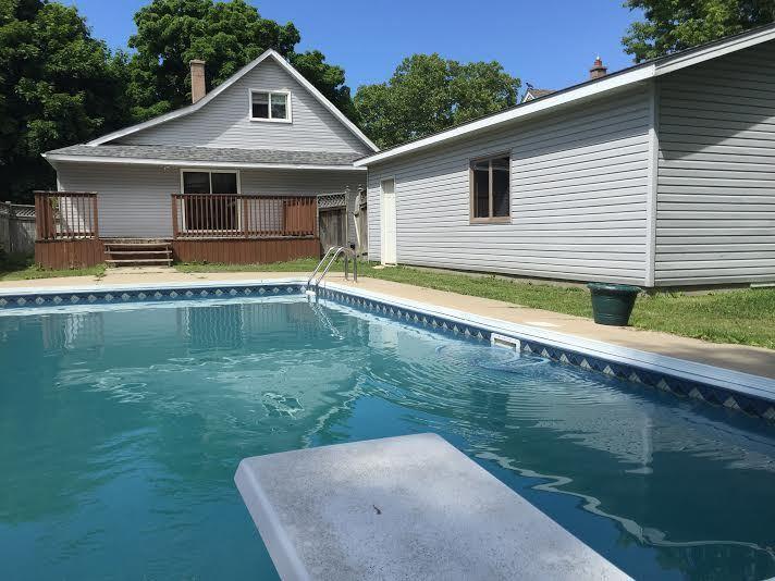 FOR SALE, 4 BED HOME WITH LARGE GARAGE & IN-GR POOL