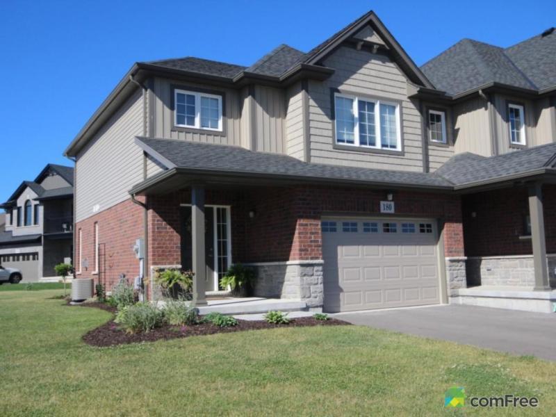 $339,900 - Townhouse for sale in Welland
