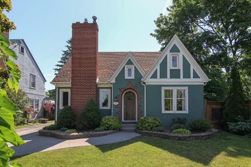 BEAMSVILLE HOME , UPDATES AND FABULOUS AMOUNT OF CHARM