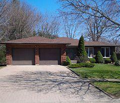 Stunning Bungalow in Fonthill !
