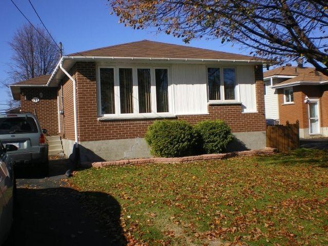 ALL BRICK 4 BEDROOM BUNGALOW IN CHELMSFORD LOCATION!
