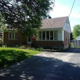 ALL BRICK BUNGALOW IN DESIRABLE  LOCATION!!!