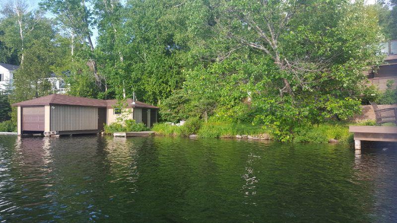 Cozy 3 bedroom house on Hanmer lake for sale