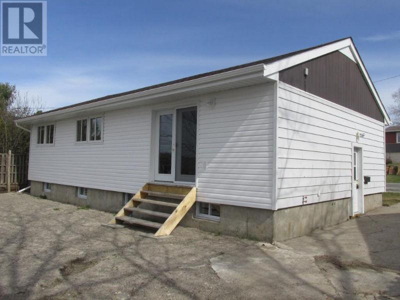 Turnkey property in Elliot Lake! Remodeled inside & out!