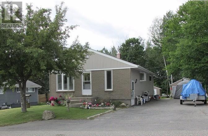 Upgraded detached on a quiet street in Elliot Lake! Call to view