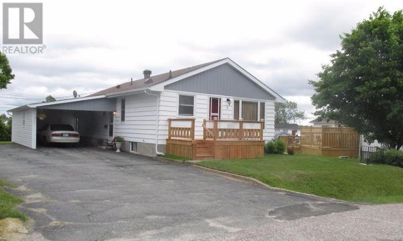 Upgraded move in ready bungalow in Elliot Lake! Call to view!