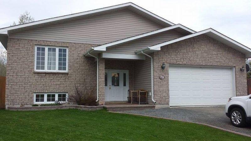 LARGE, BEAUTIFUL, MOVE IN READY BUNGALOW