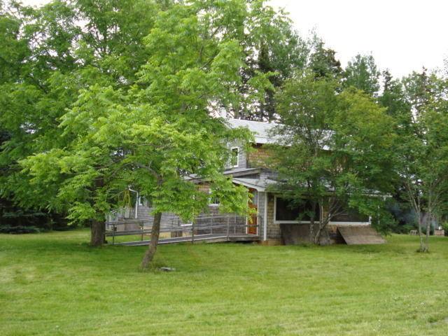 Waterfront house 2BR 1Bath on 10acres 10mins from Montague