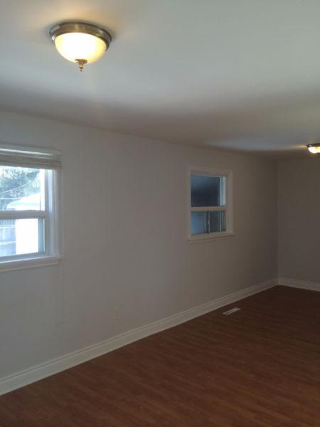 NEW 3 Bedroom, FREE UTILITIES, Free Internet & Free Cable, Park