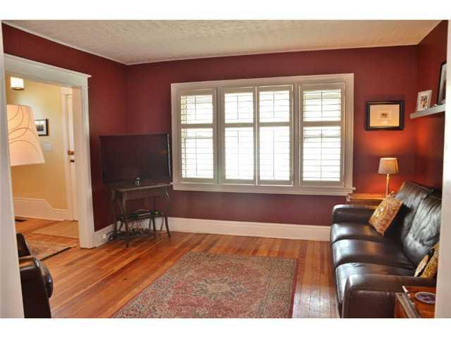 *Elegantly Furnished 4 Bedroom House Downtown St Catharines*