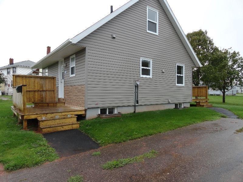 Living Made Easy - Newly Renovated 3 Bedroom Home