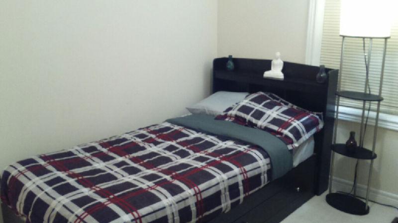 Looking for a tenant at Niagara On The Green