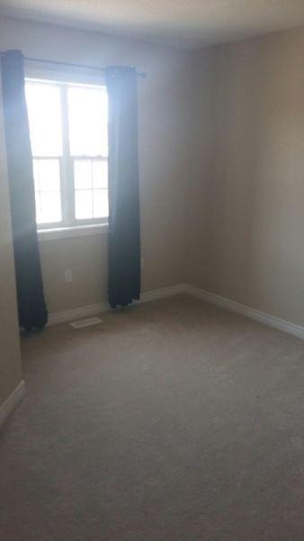 Room for rent niagara on the green