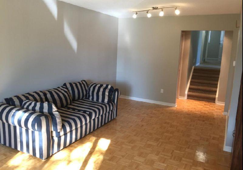 ROOM RENTAL - FEMALE STUDENTS - $370 and $405