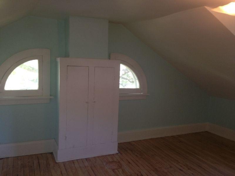 TWO BED ROOM UNFURNISHED HOME IN PORT HOPE- JULY 1