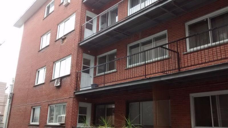 Lachine 1 bedroom Heat Hotwater fridge and Stove Included
