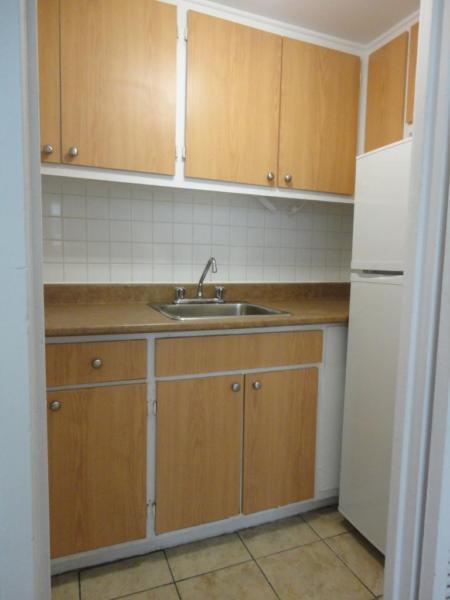 Beautiful 1 bedroom in downtown highrise, spacious and clean