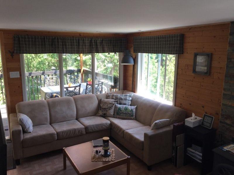 Chalet bord de l'eau, libre 1-6 juillet, st Adolphe d'howard