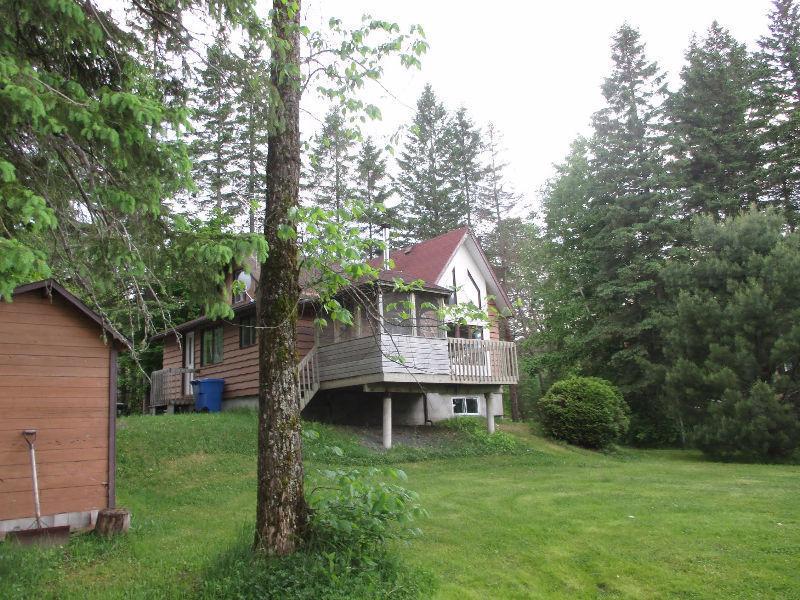 CHALET À LOUER 1HR DE MONTRÉAL (AU MOIS ou BLOCS de 2 SEMAINES)