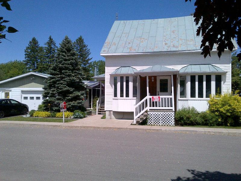 Maison a vendre Pierreville Qc (Notre-Dame de Pierreville, Qc)