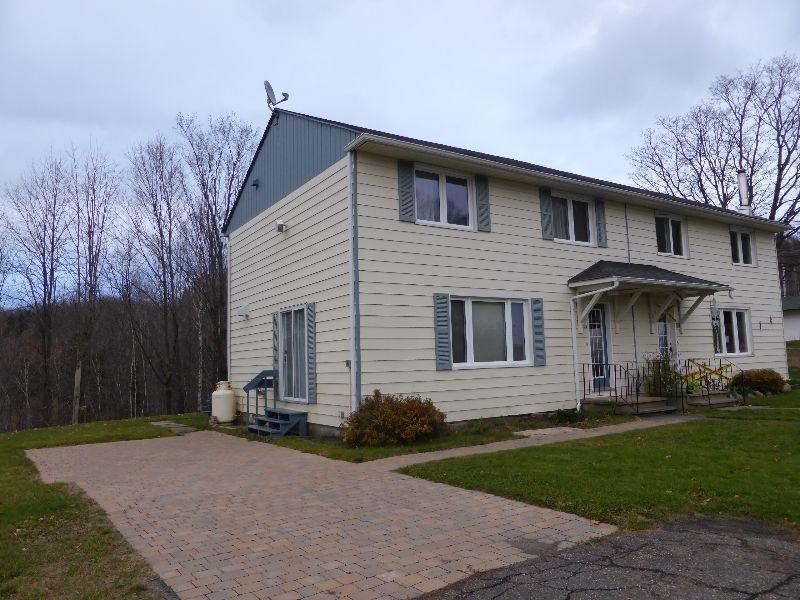 4 Chambres 15 minutes de St-Sauveur- Lac St-Denis