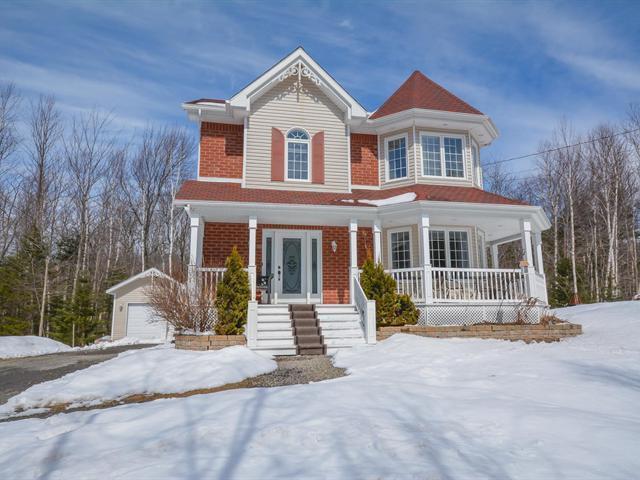 MAISON VICTORIENNE STE-ANNE-DES-LACS CLÉ EN MAIN